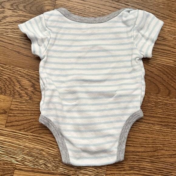 Blue and grey short sleeve onesie bodysuit bundle, size 3-6 month (set of 3) - Picture 8 of 9